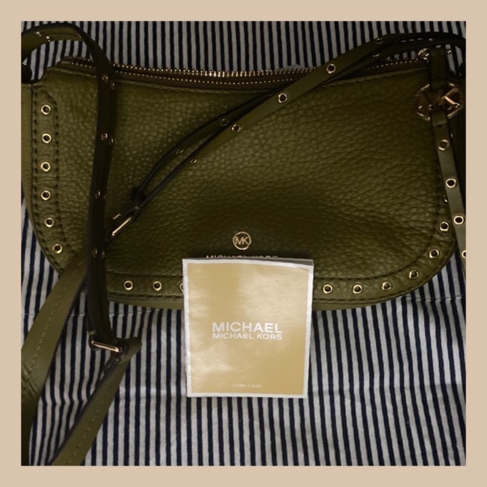 BOXING DAY SALE Michael Kors Small Camden Pochette